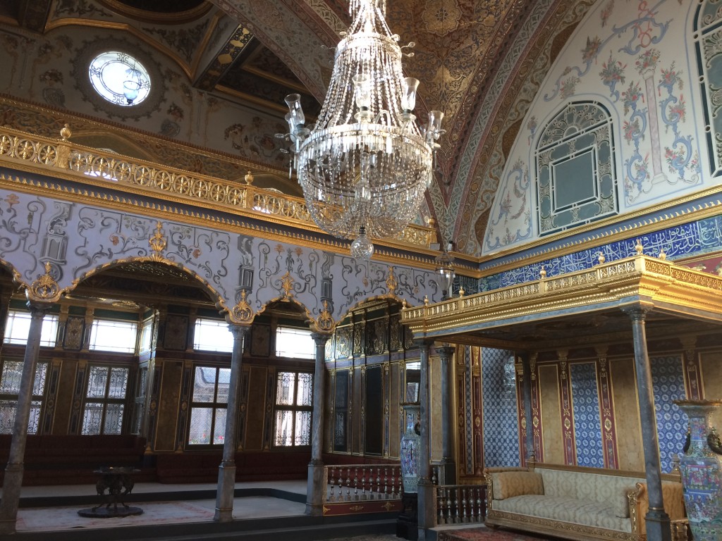 Topkapi Palace- The Top 5 Sights in Istanbul- www.afriendafar.com #istanbul #topkapipalace