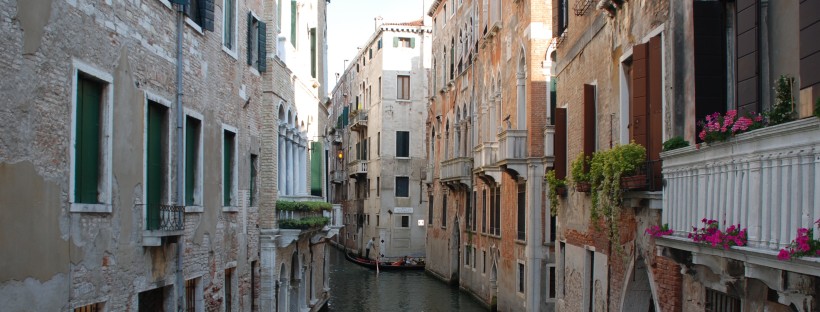 The Joy of Getting Lost - Venice, Italy - www.AFriendAfar.com